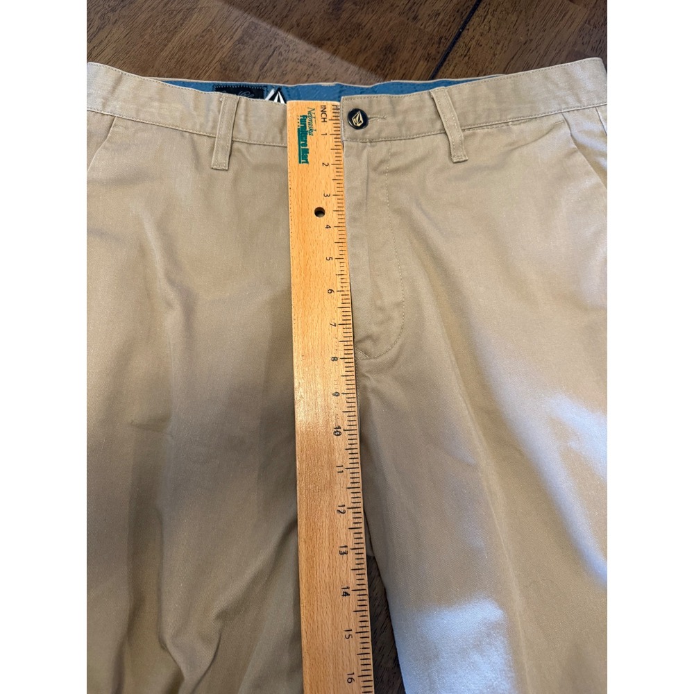 Volcom Mens Corpo Class Chino Shorts Tan Khaki Size 33 Skater Casual Summer - Picture 4 of 6